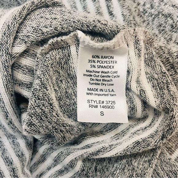 Market & Spruce Sweater gray white stripe vneck sz small - Picture 4 of 6